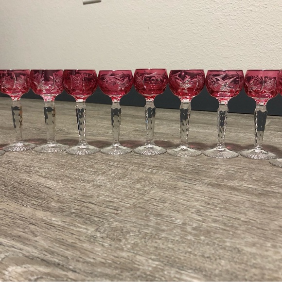 NACHTMANN TRAUBE 14.5" HEAVY CRYSTAL CRANBERRY CUT TO CLEAR DECANTER & glasses - Picture 4 of 9